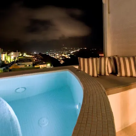 Santorini Roses Hotell *