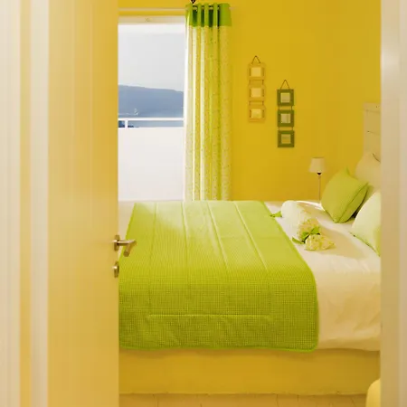 Santorini Roses Hotell