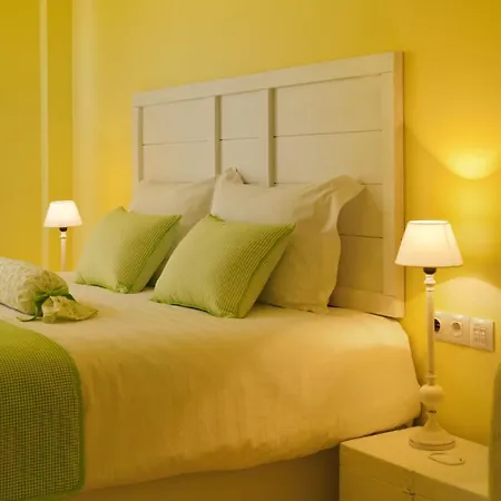Santorini Roses Hotell