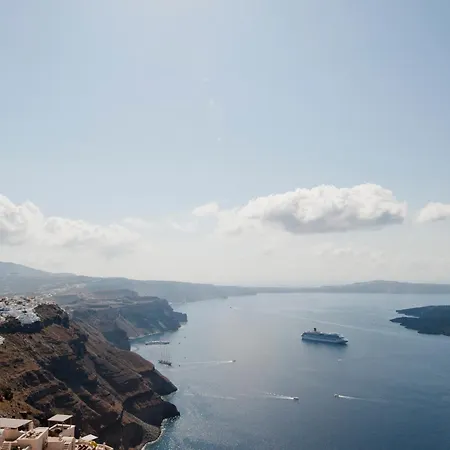 Santorini Roses Hotell