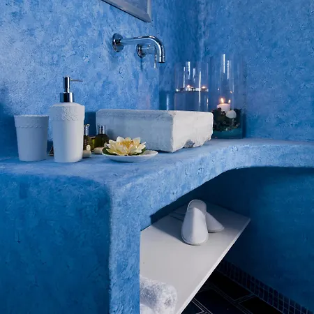 Santorini Roses Hotel *